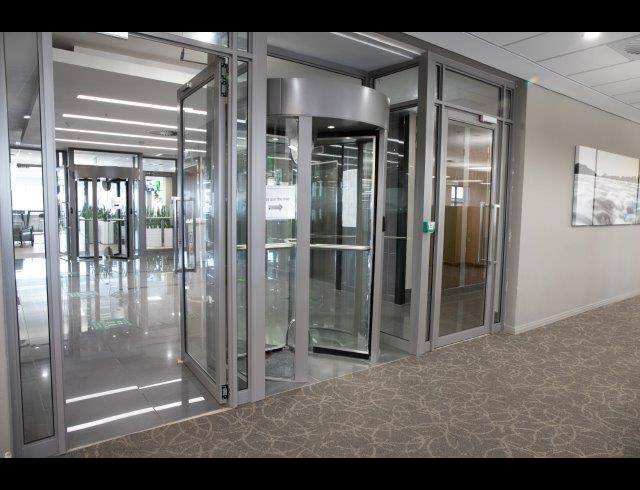 12,465M² BUSINESS CENTRE FOR SALE IN CONSTANTIA KLOOF